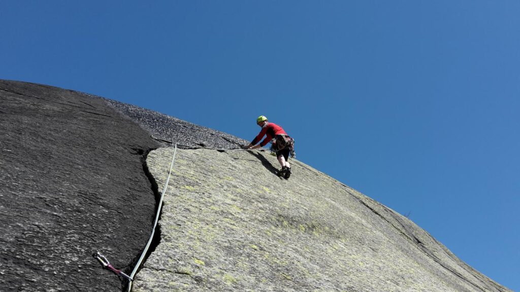 climbing gran paradiso